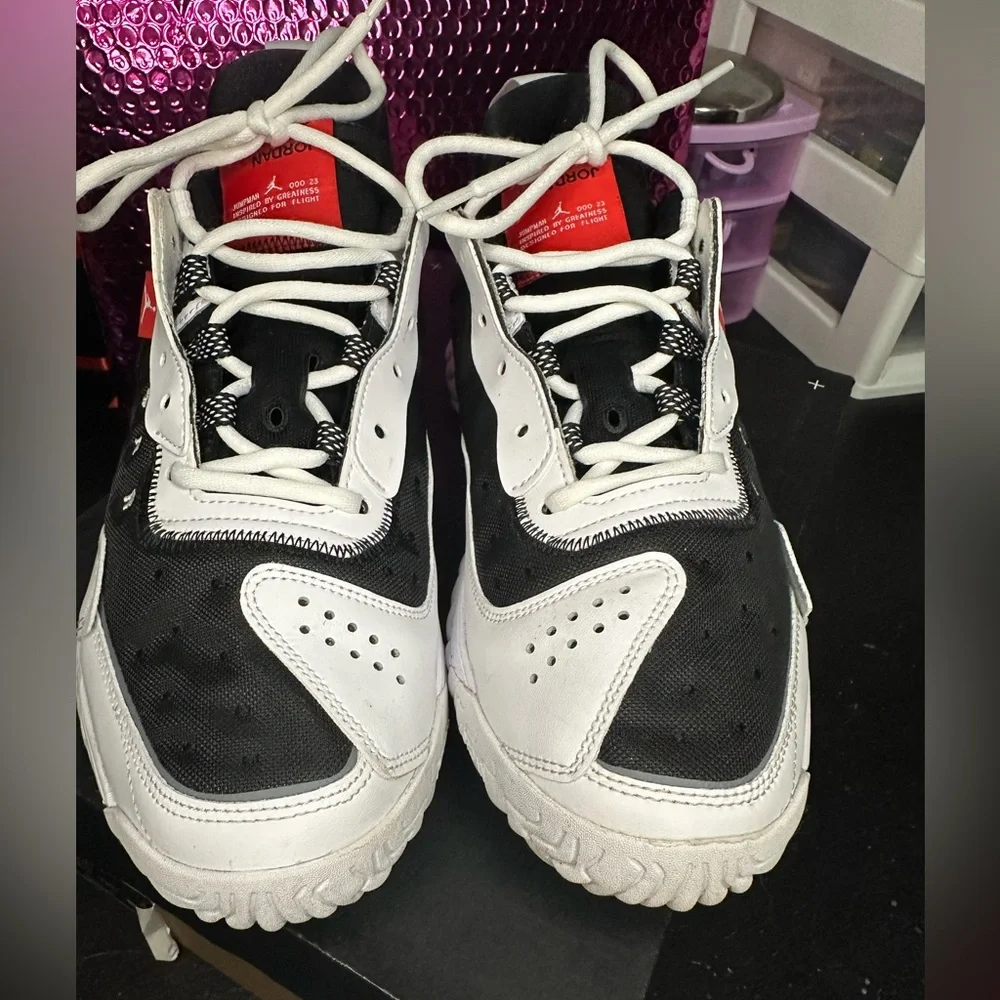 Nike Jordan Jumpman Delta 2 - 9.5
